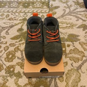 Ugg Chukka Sneaker Boots Size 11